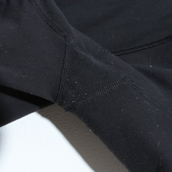 Lululemon Reverse Groove Short (Regular) Black Luon Mid-Rise Biker Size 6 - Picture 4 of 16